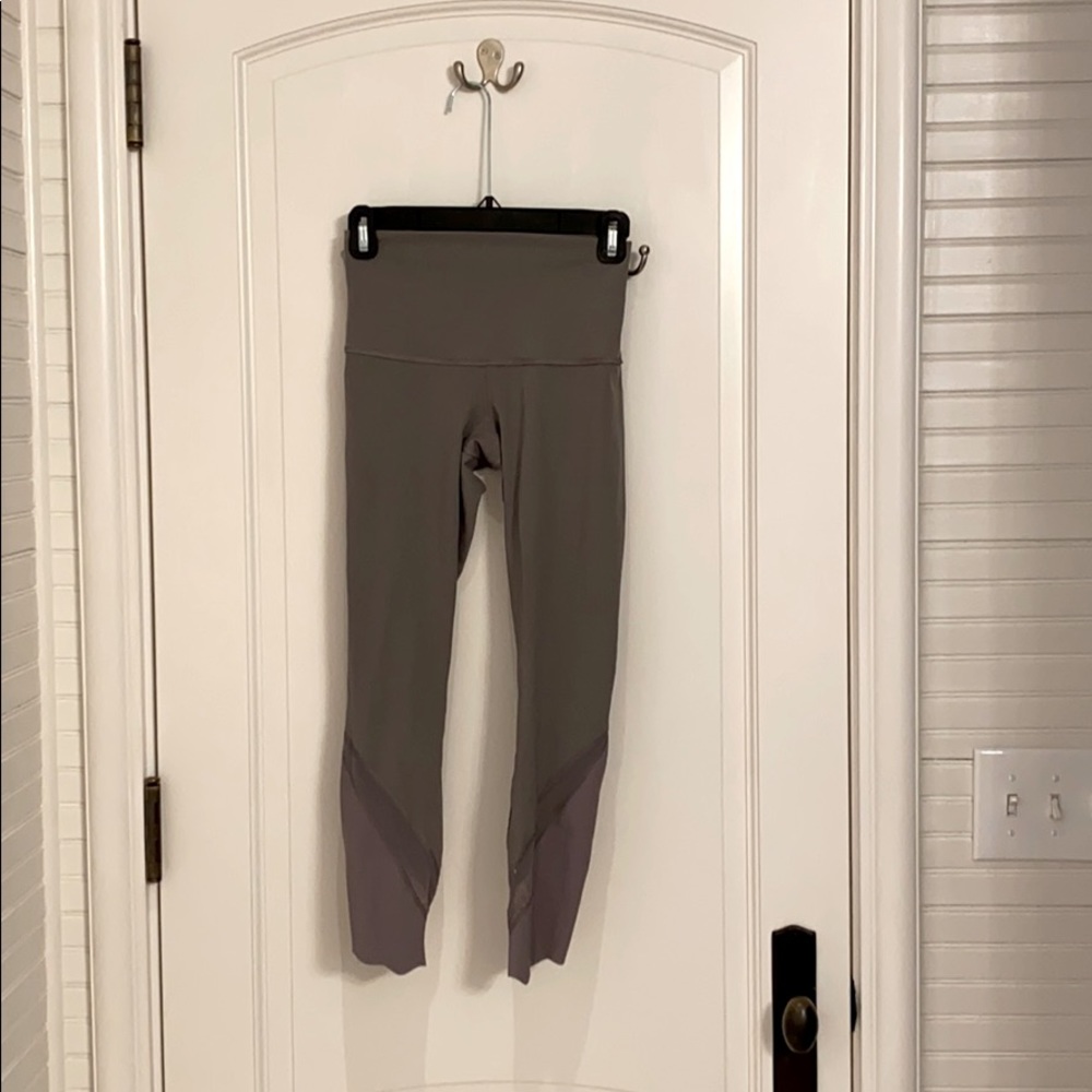 Wunder Under Cropped Leggings